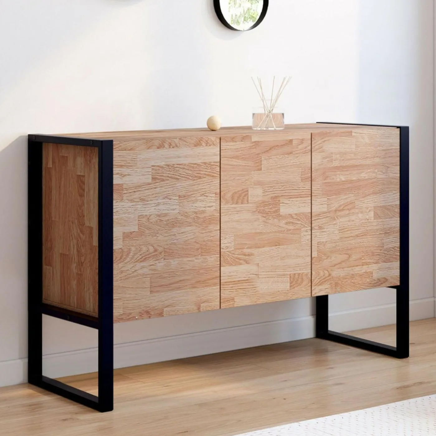 Buffet style industriel 3 portes bois et noir surélevé