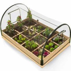 Carré potager avec serre