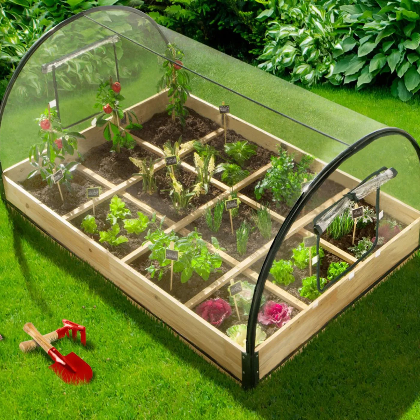 Carré potager avec serre