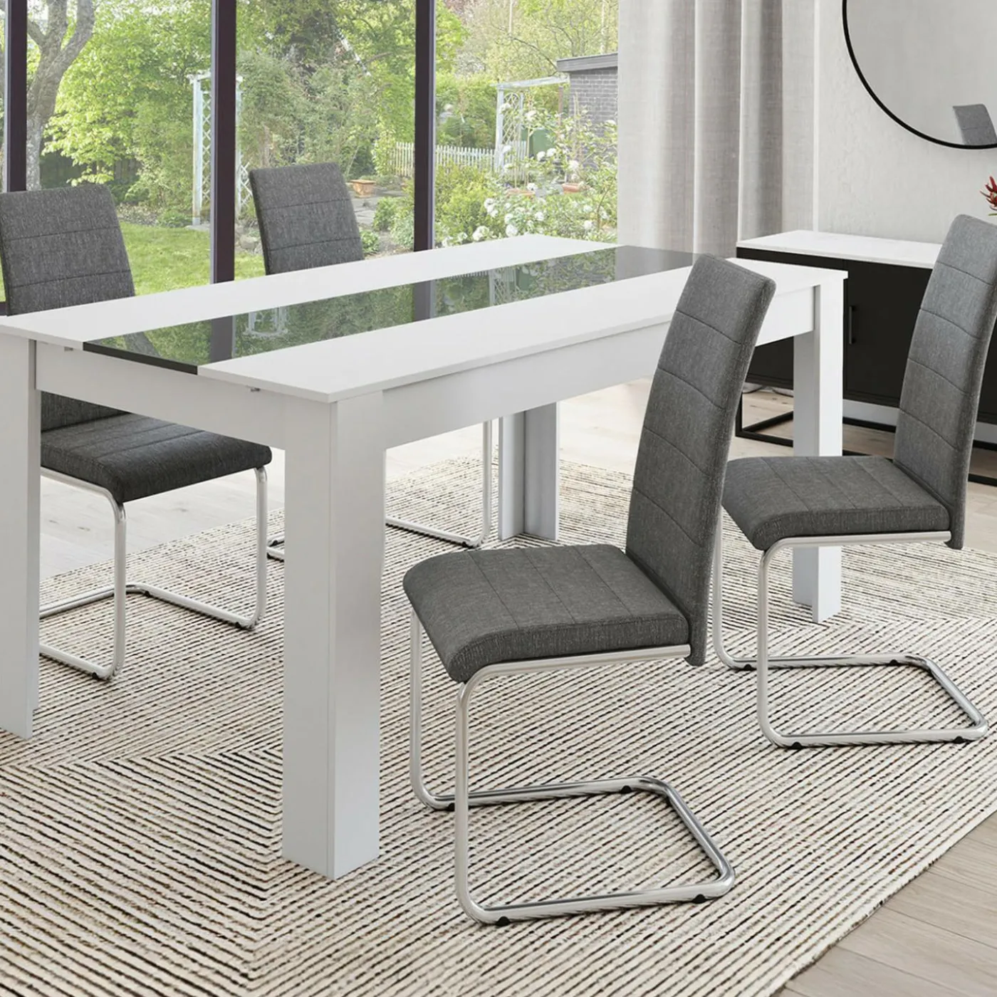 Chaises design gris anthracite pour salle à manger