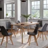Chaises scandinaves grises avec coussin