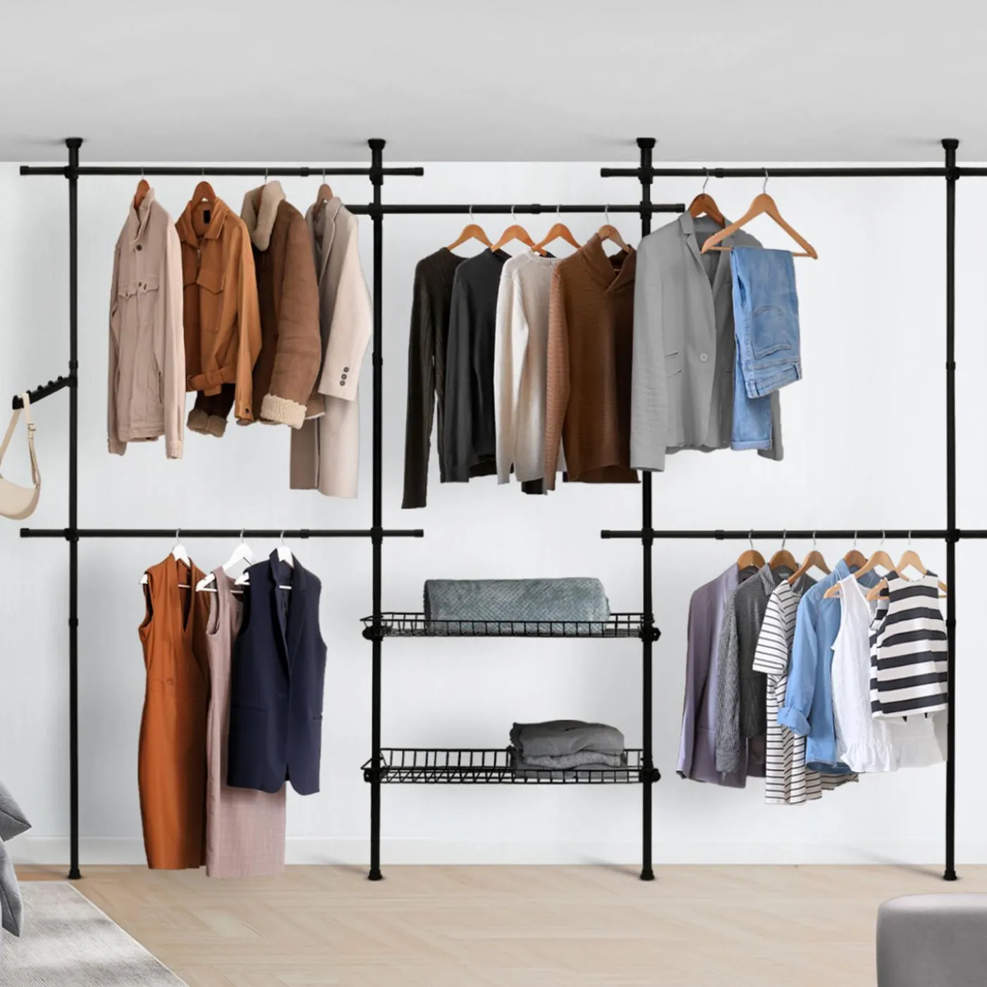 Dressing télescopique extensible 5 penderies 2 paniers en métal noir