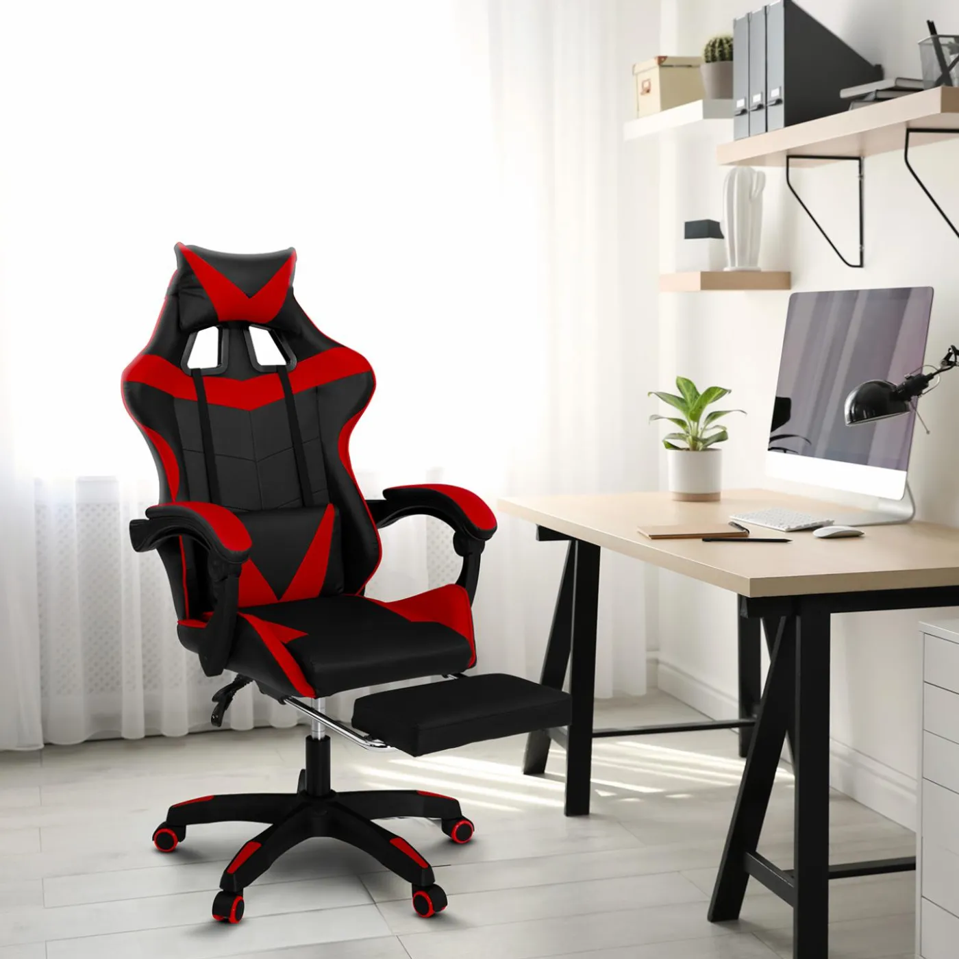 Fauteuil gamer réglable et inclinable avec repose pied et coussins noir et rouge
