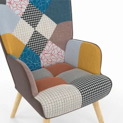 Fauteuil scandinave multicolore avec repose pieds