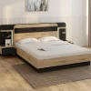 Lit double 140 x 190 cm avec tête de lit, chevets suspendus, étagère, LED et sommier bois et noir