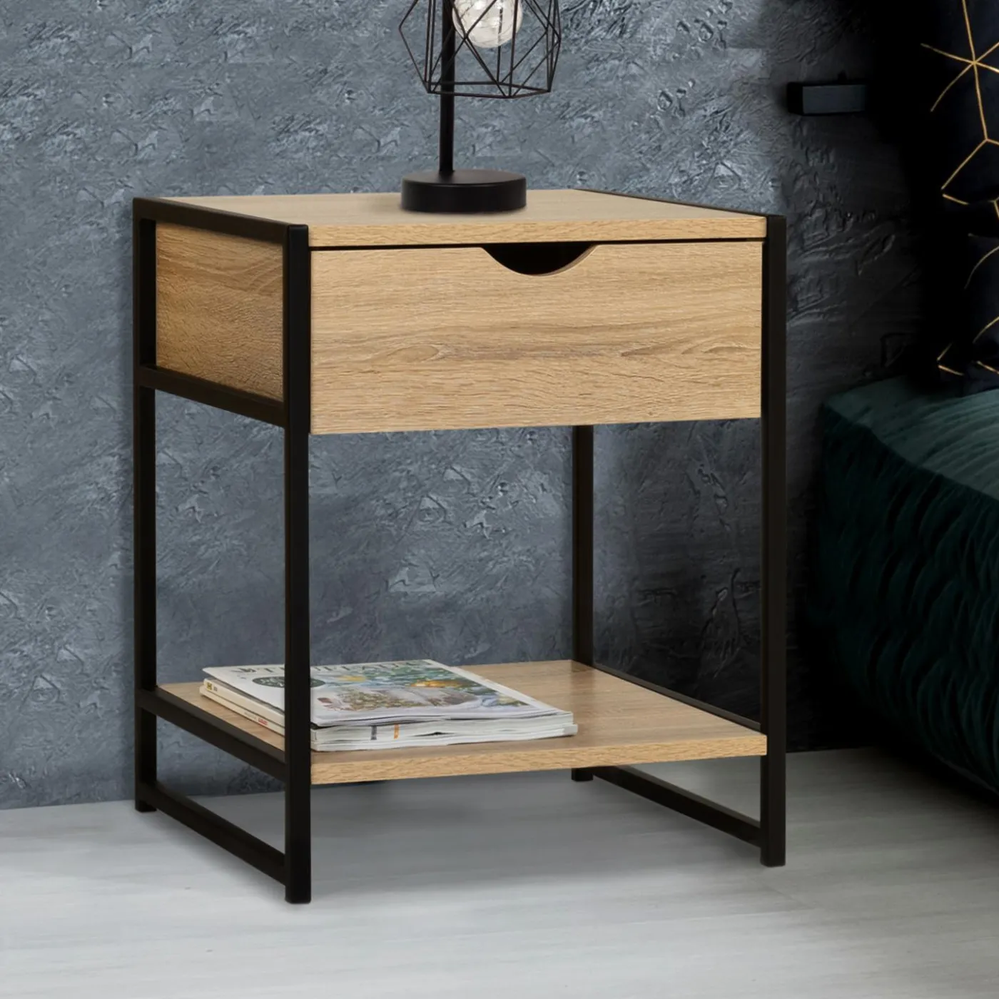 Lot de 2 tables de chevet bois et métal noir