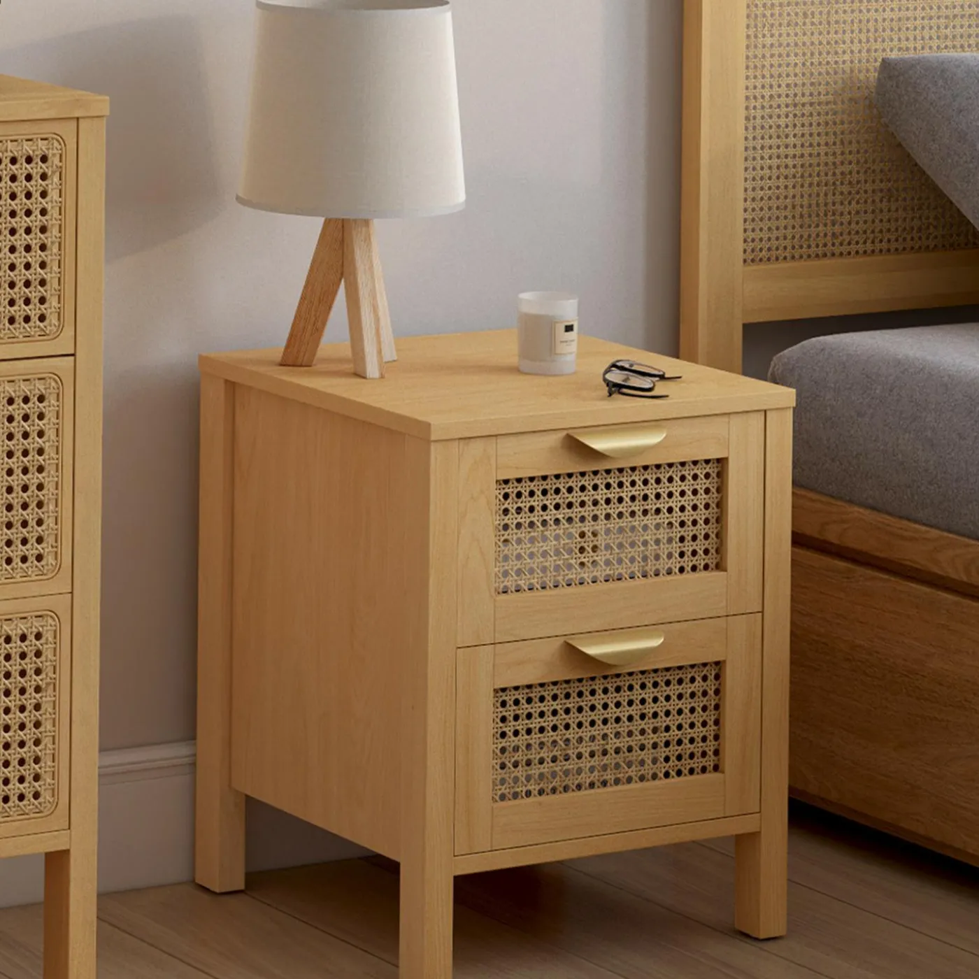 Lot de 2 tables de chevet 2 tiroirs cannage et bois