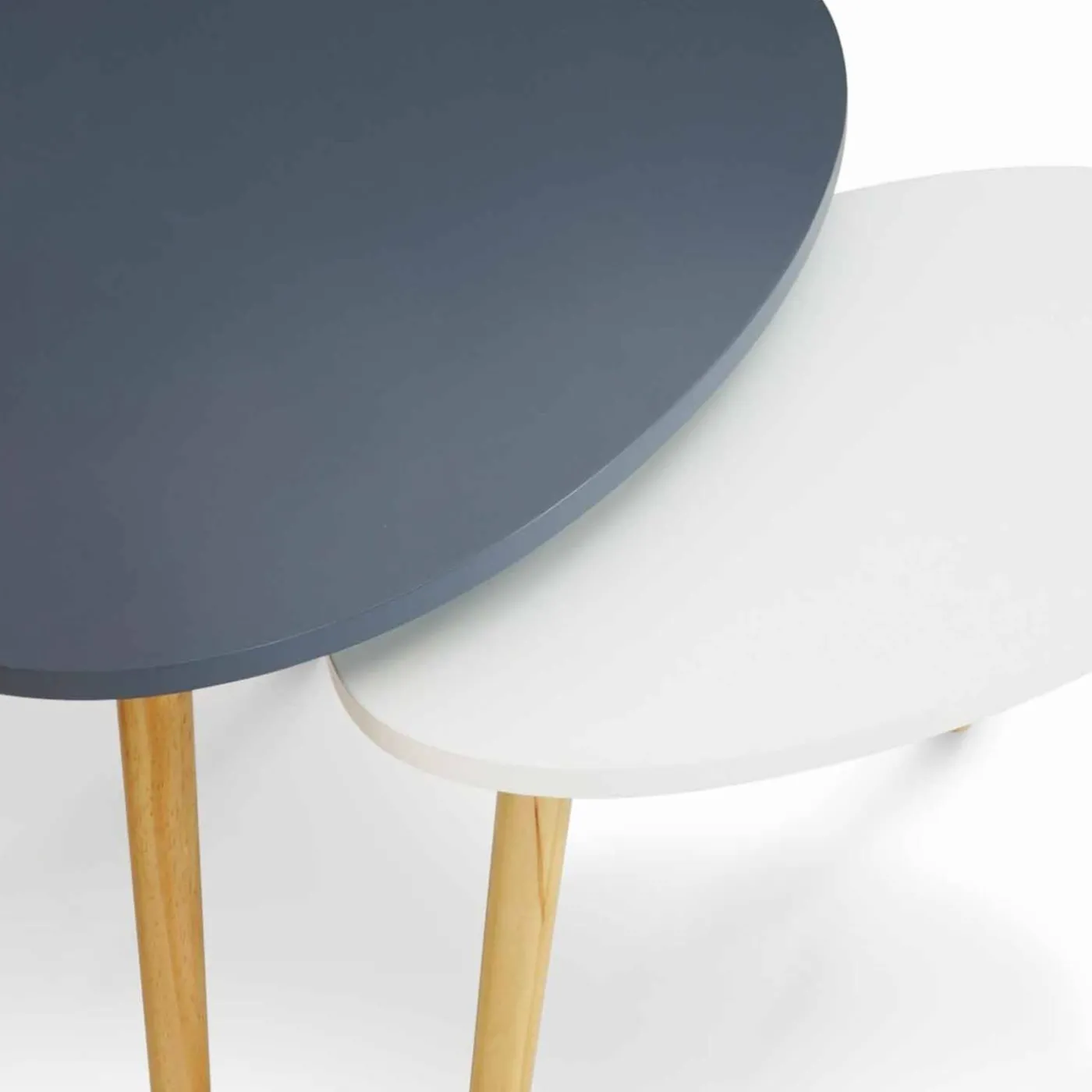 Lot de 2 tables gigognes scandinaves laquées blanc et gris