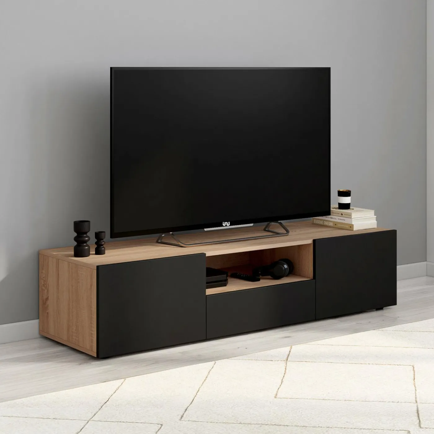 Meuble TV moderne 140cm bois façon hêtre portes noires