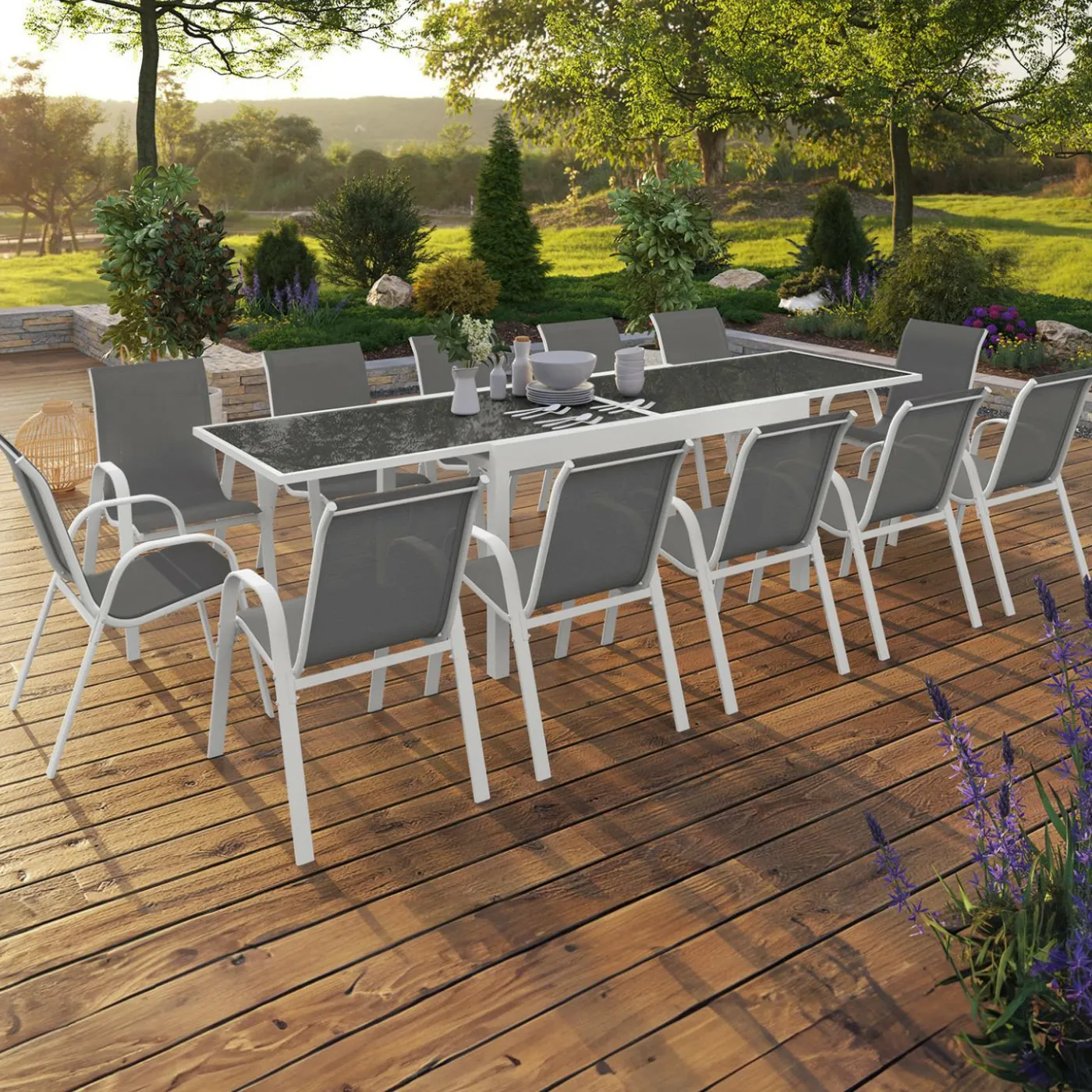 Salon de jardin avec table en verre trempé et 12 chaises