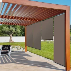 Stores enrouleurs verticaux pour pergola couleur taupe