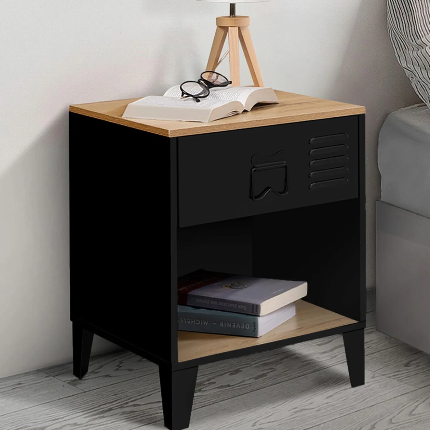Tables de chevet noires bois façon hêtre et métal style industriel