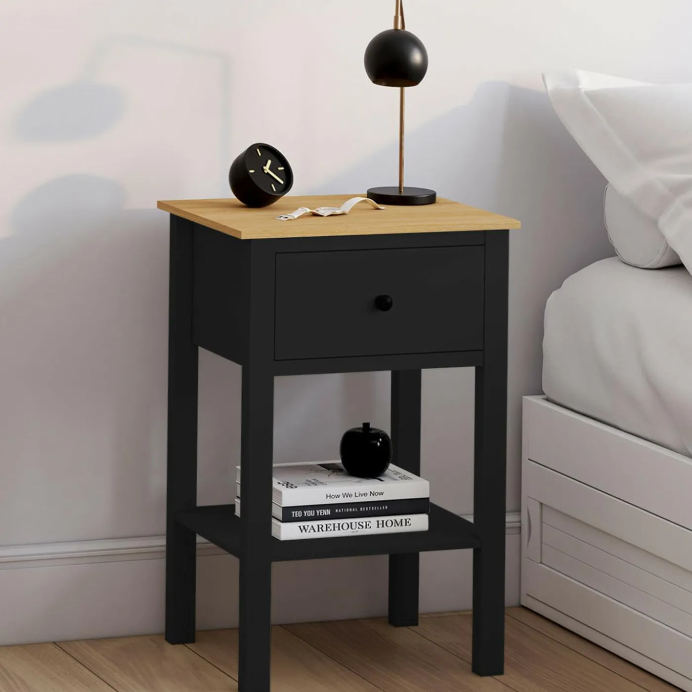 Tables de nuit noire et bois avec tiroir et tablette