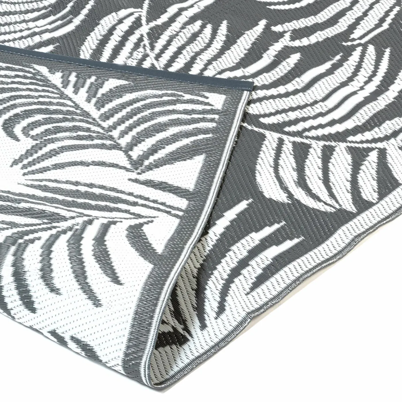 Tapis extérieur terrasse motifs tropicaux gris et blancs 180 x 280 cm
