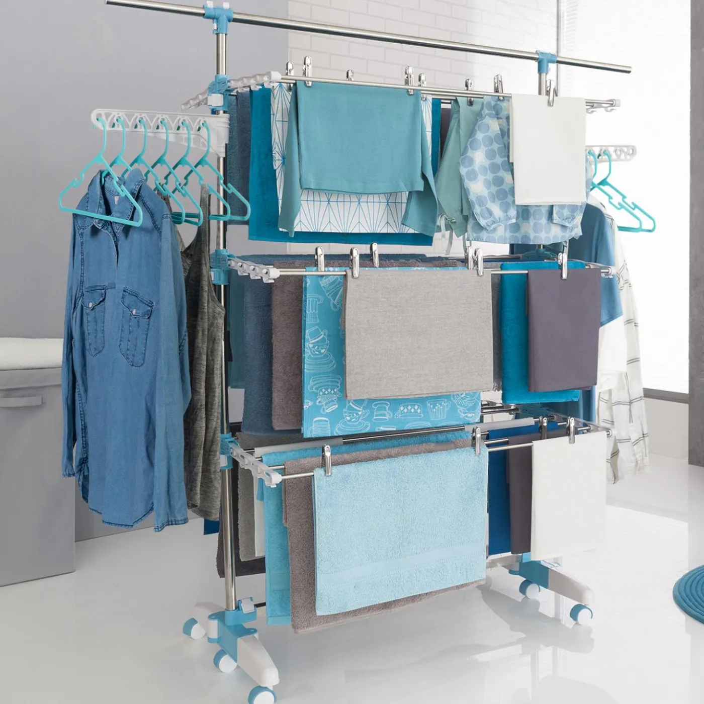 Étendoir à linge pliable avec barre télescopique