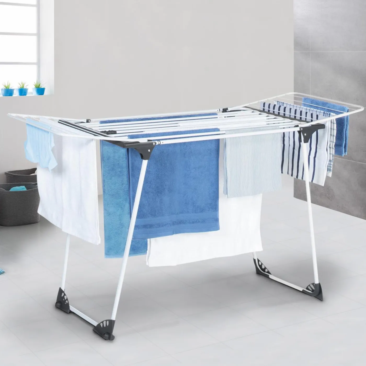 Étendoir pliable et extensible de 160 à 211 cm gris et blanc